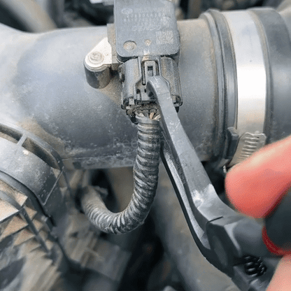 D60 PRO | The Unbreakable Connector Clip Remover